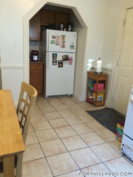 Building Photo - 4 Centre St