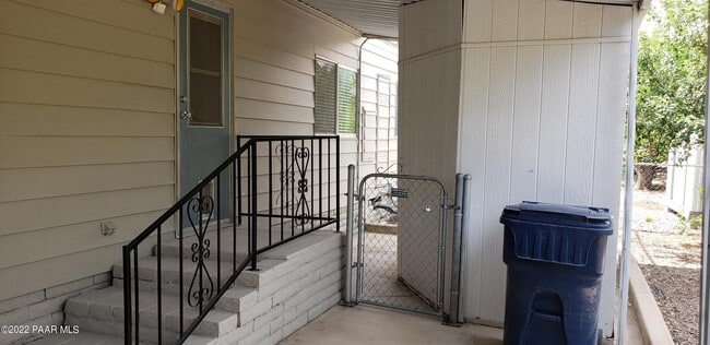 Building Photo - 10330 Manzanita Trail