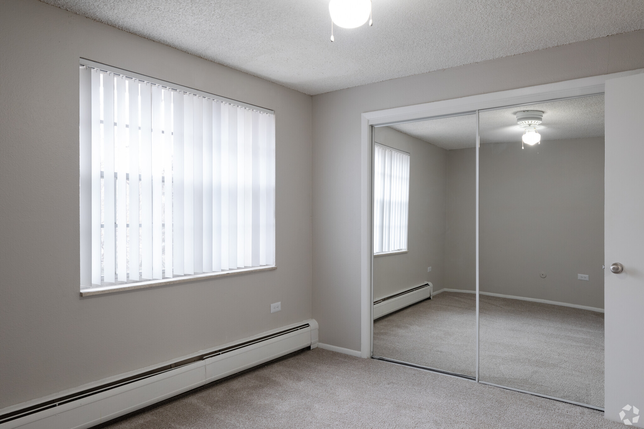 2BR, 1BA - 755SF - Carlisle on the Park Apartments