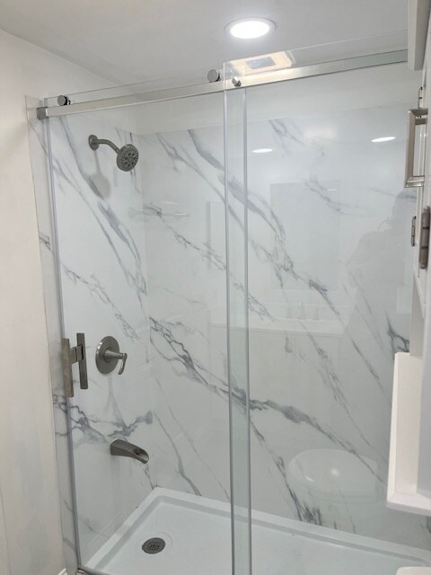 Shower - 303 Hudson Ave