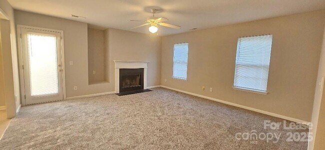 Building Photo - 537 Havenbrook Way NW