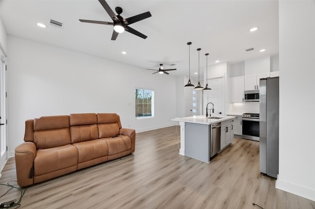 Building Photo - 314 Neyland St