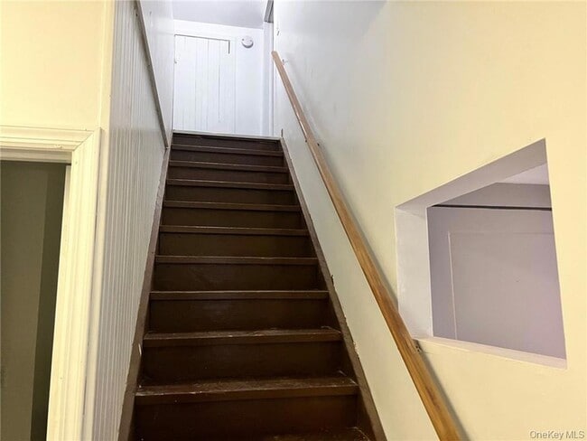 Building Photo - 65 Monhagen Ave