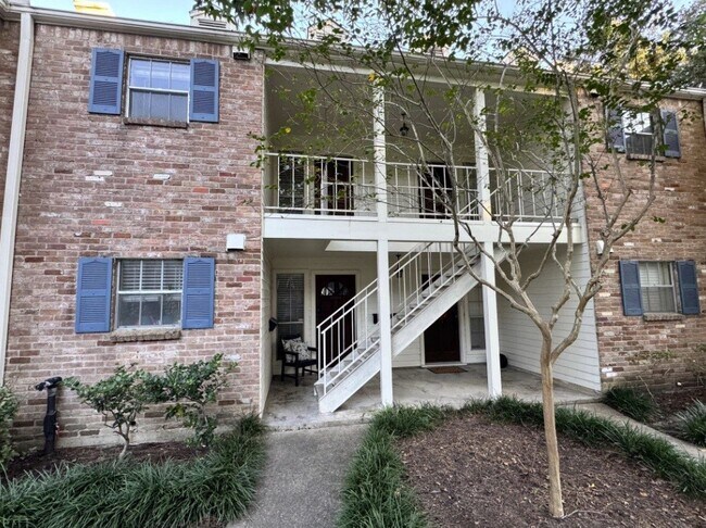 Primary Photo - 13004 Trail Hollow Dr