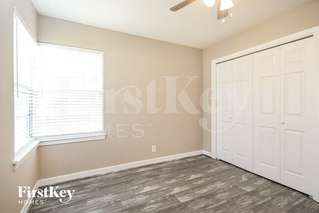 Building Photo - 1204 Trenton Ln