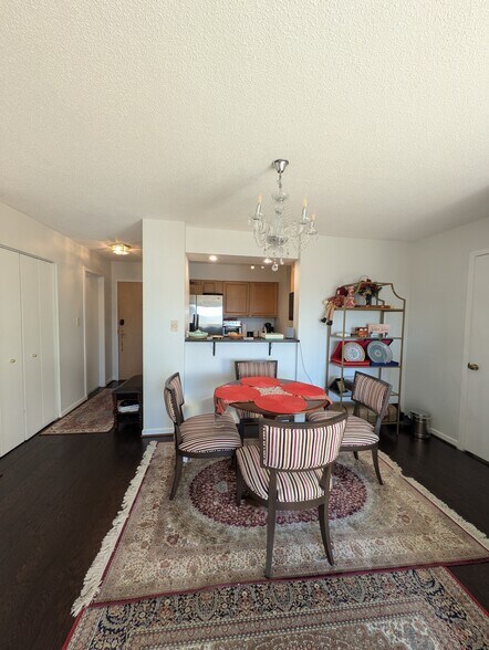 Building Photo - 2111 Wisconsin Ave NW