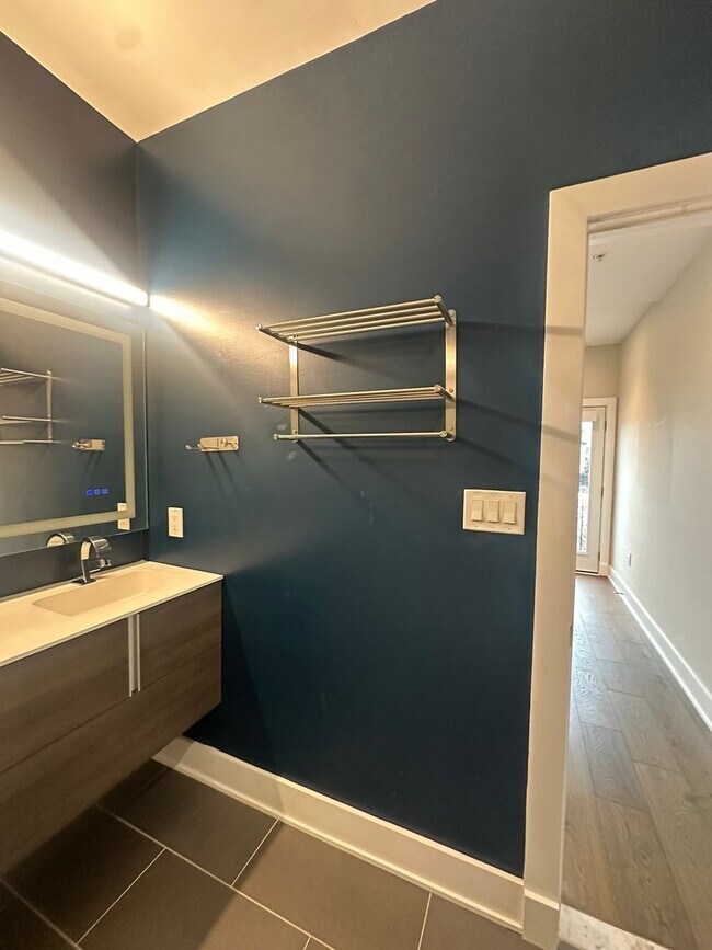 Building Photo - Modern 2 Bedroom, 2 Bathroom Penthouse with Parking in Historic LeDroit Park