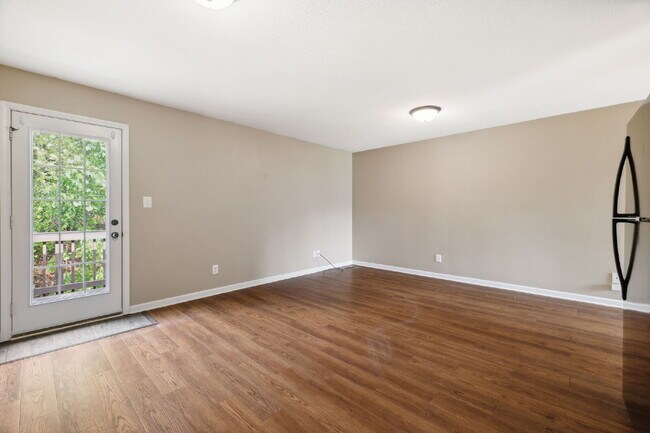 Building Photo - 1723 D THISTLEWOOD DR