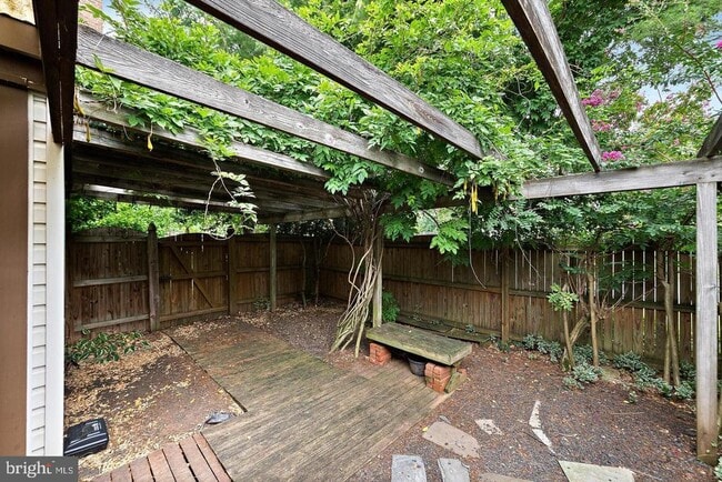 Building Photo - 511 Avondale Dr
