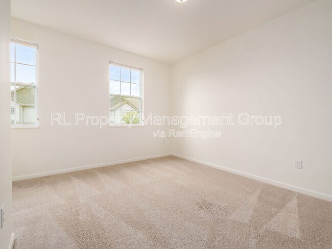 Building Photo - 5861 Yellowfin Ln