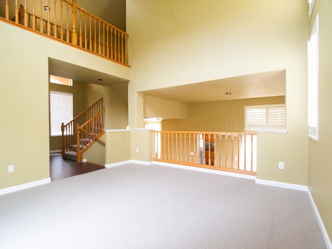 Building Photo - 15 Parkridge Cir