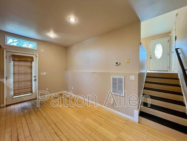 Building Photo - 80 Oakwood St