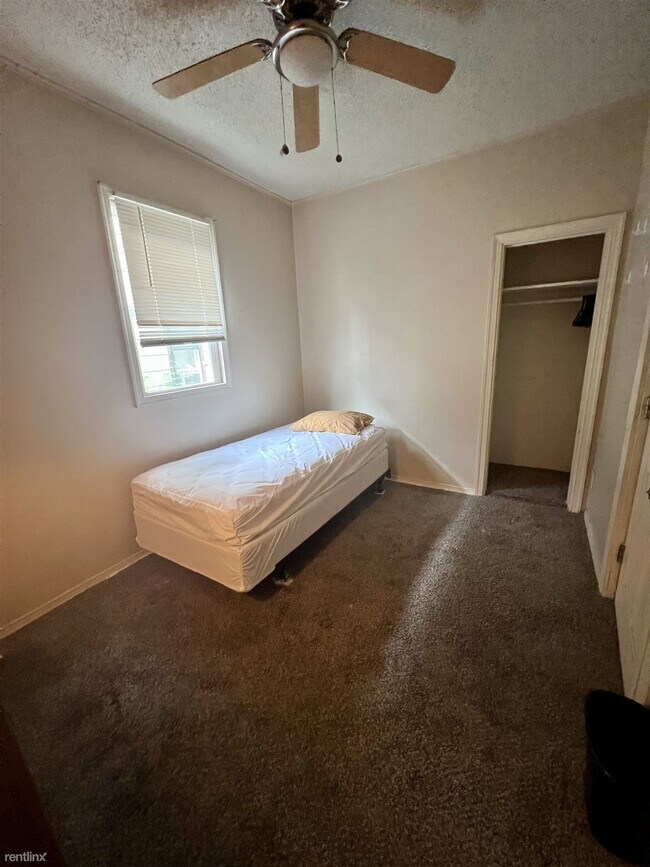 1 br, 1 bath Duplex 935 Prospect Avenue 935 Prospect Ave NE