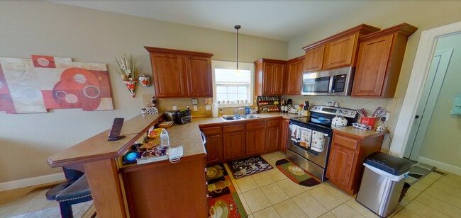 Building Photo - 3D Tour Available - Gorgeous East-Side Home + 2 Car Garage + Fenced-in Backyard! Available July 3rd!