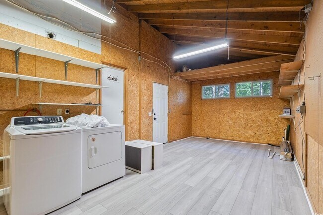 Building Photo - 2112 Brunswick Cir