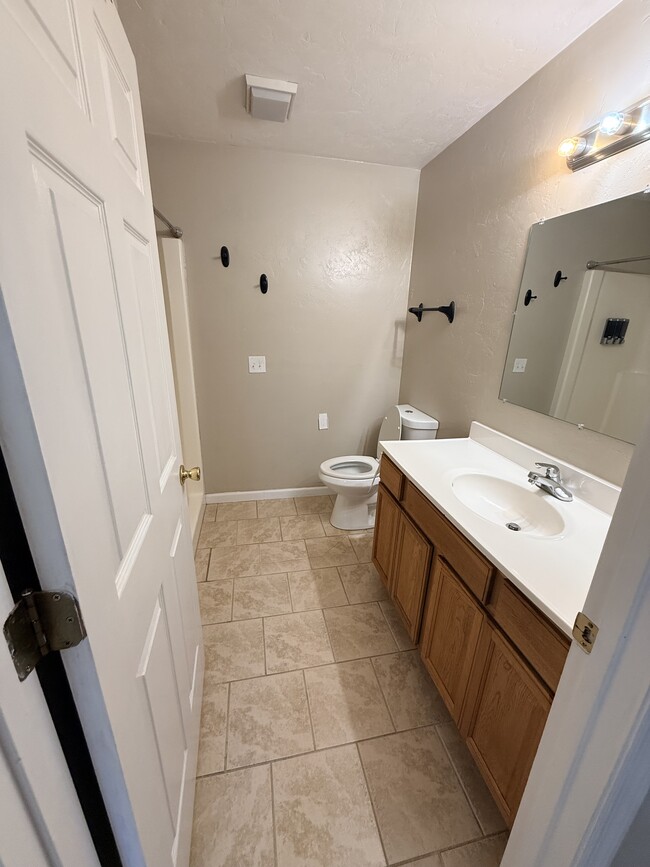 Building Photo - 279 SE Forest Terrace