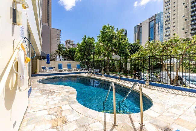 Building Photo - Renovated Unfurnished 2 bedroom, 1.5 bath ...