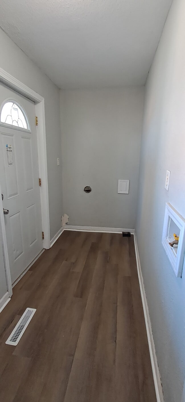 Building Photo - 107 Indiana Ave