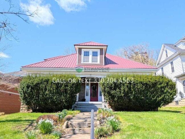 Building Photo - 724 Beall Ave