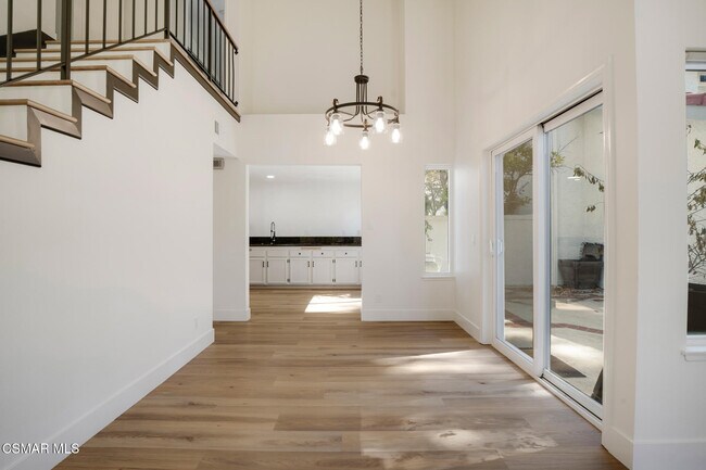 Building Photo - 974 Quarterhorse Ln