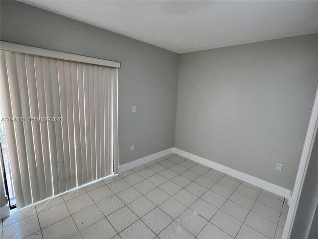 Building Photo - 1331 SW 124th Ct