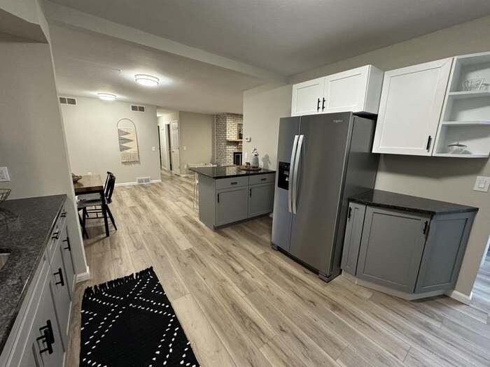Building Photo - N6645 Fawn Cir