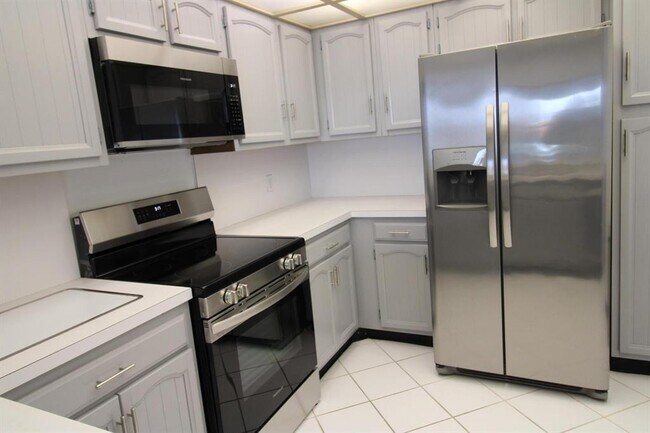 Building Photo - 3900 Galt Ocean Dr