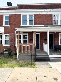 Building Photo - 2 Bedroom House.