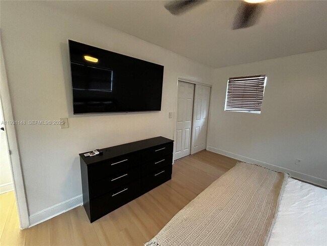 Building Photo - 2809 SW 8th St