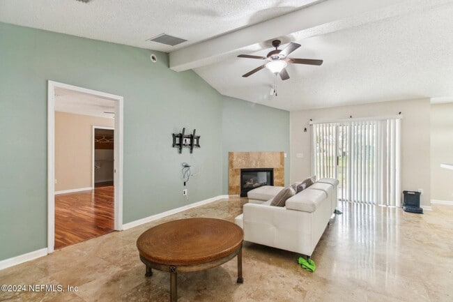 Building Photo - 14018 Fish Eagle Dr E