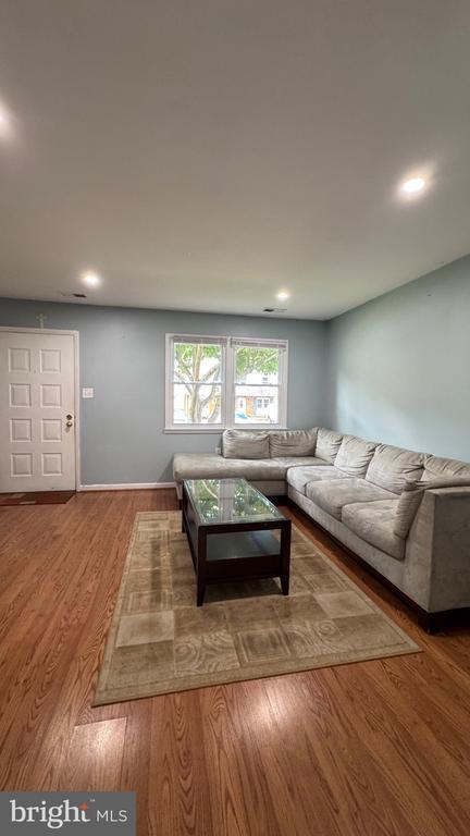 Building Photo - 14582 Earlham Ct