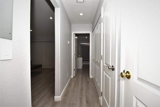 Building Photo - 5415 W Harmon Ave