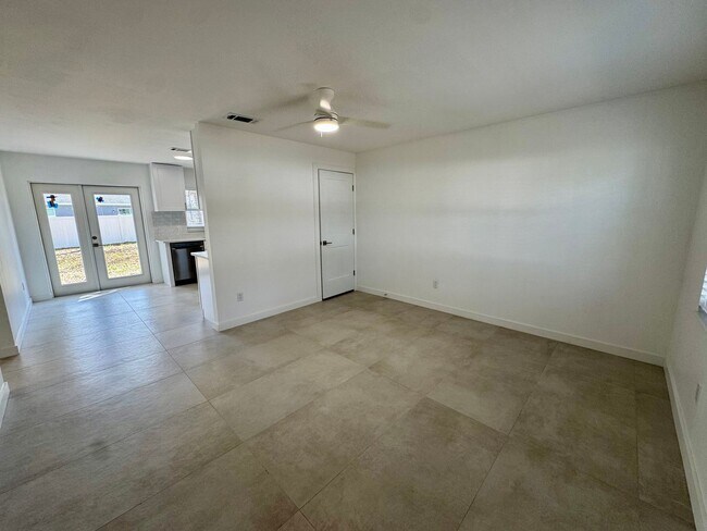 Building Photo - Rosedale