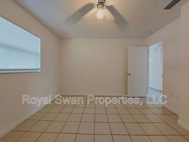 Building Photo - 1233 W Highland St