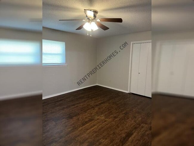 Building Photo - 2437 NW 112th St