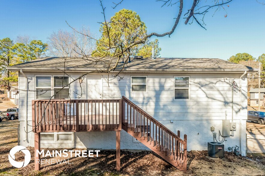 Building Photo - 2573 Gaylon St