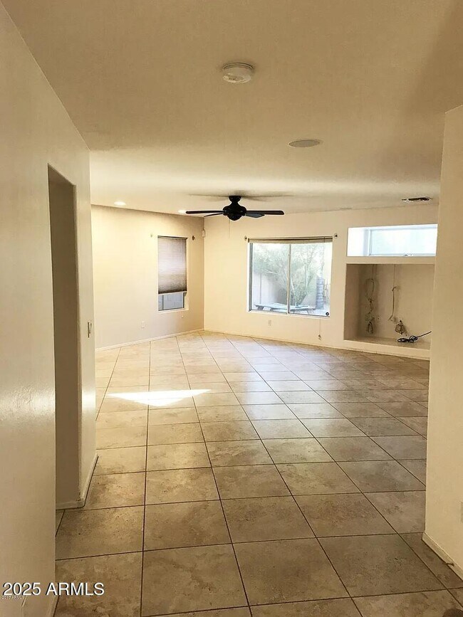 Building Photo - 6406 W El Cortez Pl