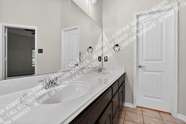 Building Photo - 12079 Kingsville Dr