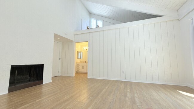 Building Photo - Spacious 4-Bedroom + Bonus Room Home with ...