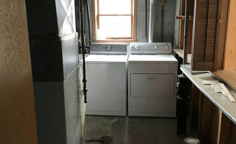 Building Photo - 21450 Jill Ct