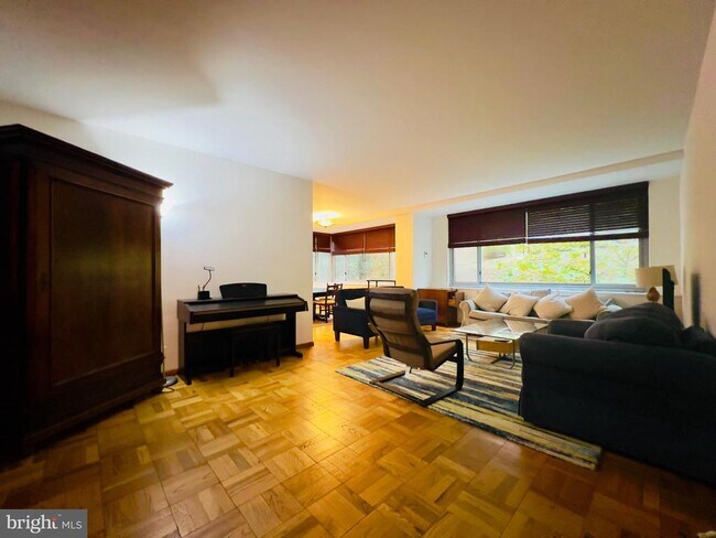 Building Photo - 4200 Cathedral Ave NW