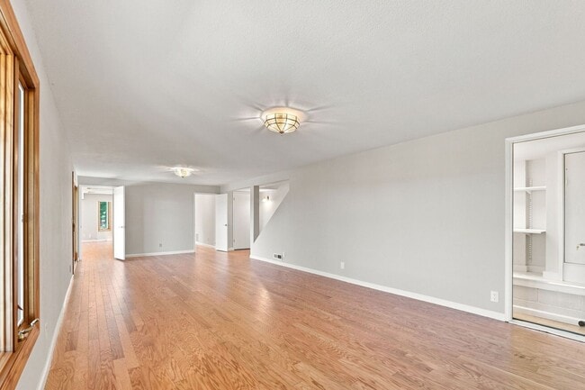 Building Photo - Million Dollar Views! Available Now!