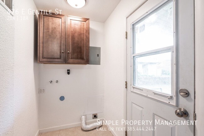 Building Photo - 476 E Gentile St