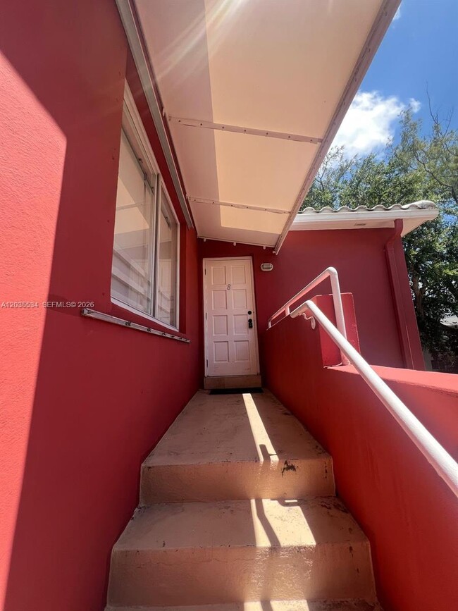 Building Photo - 544 NE 62nd St