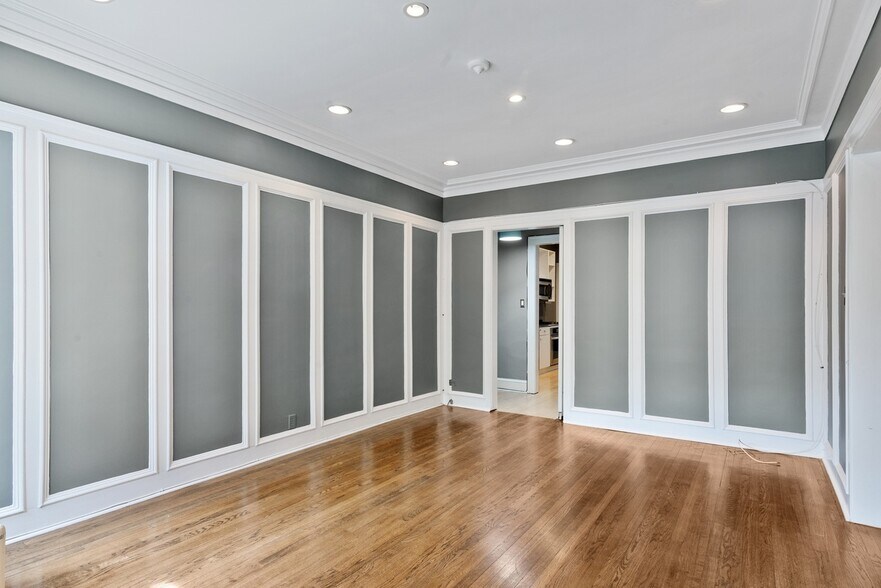 Building Photo - 804 Forest Ave