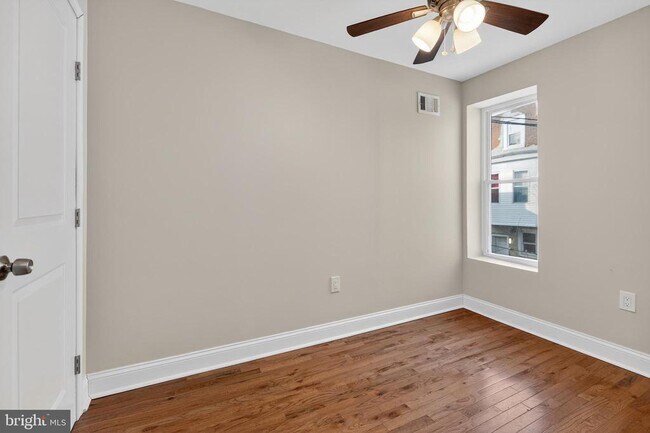 Building Photo - 2543 Nicholas St