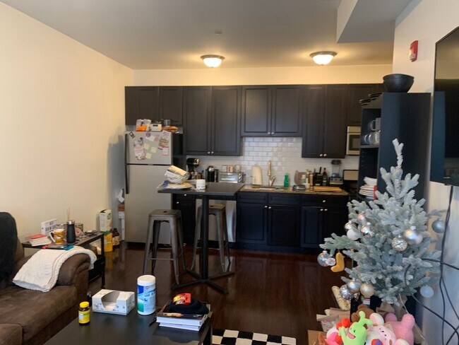 Interior Photo - 1536 N. Carlisle