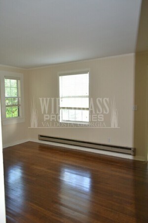 Building Photo - 2 Bedroom single family home