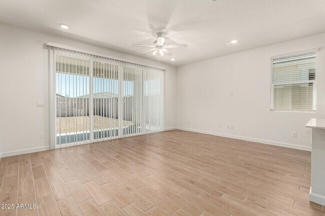 Building Photo - 17735 W Msn Ln