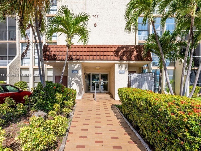 Building Photo - 701 Three Islands Boulevard